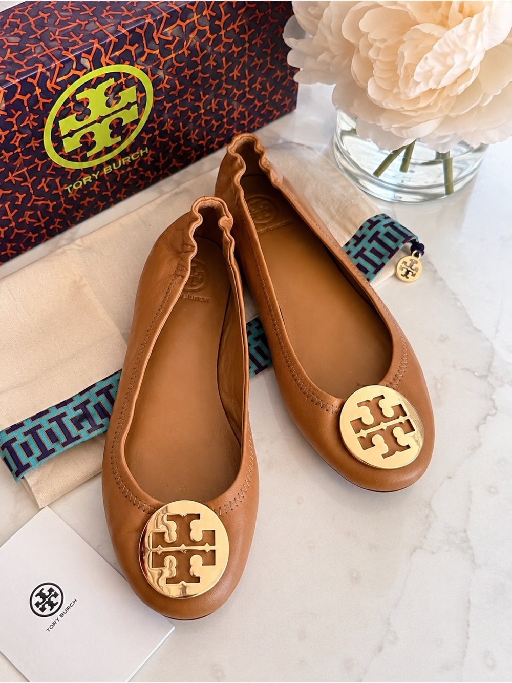 Tory Burch Minnie Travel Ballet Flats Pecan Praline Leather Gold Logo 7.5